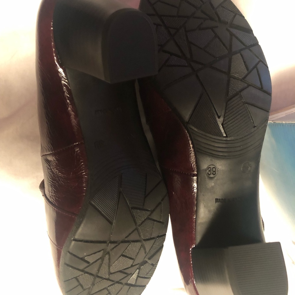 Shoes - Picture 4 of 4